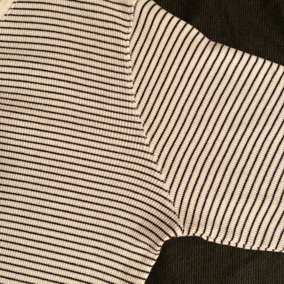 L. L. Bean nautical striped ribbed V neck long sleeved t shirt 100% cotton sz M - Picture 5 of 12